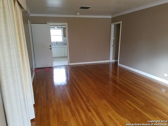 2nd image of 415 Woodcrest Dr