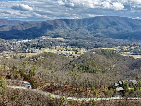 2nd image of 104 Wilson Rdg