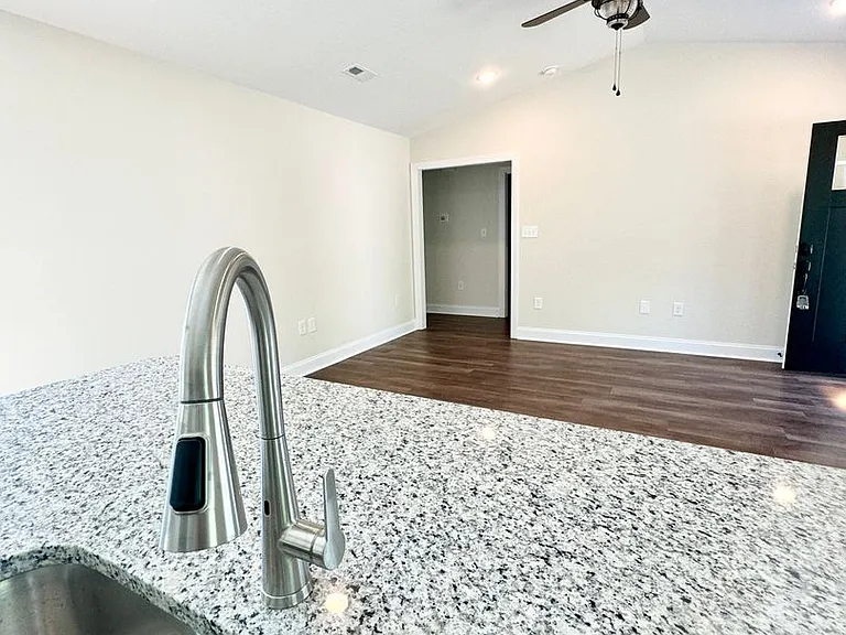 2014 Phoenix Dr #98 — Photo 8