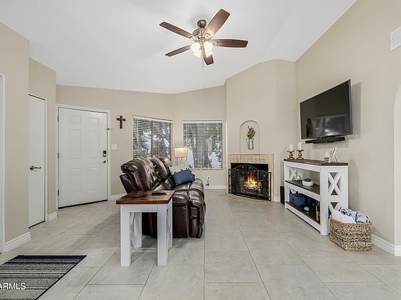 3rd image of 1800 W ELLIOT Road #237