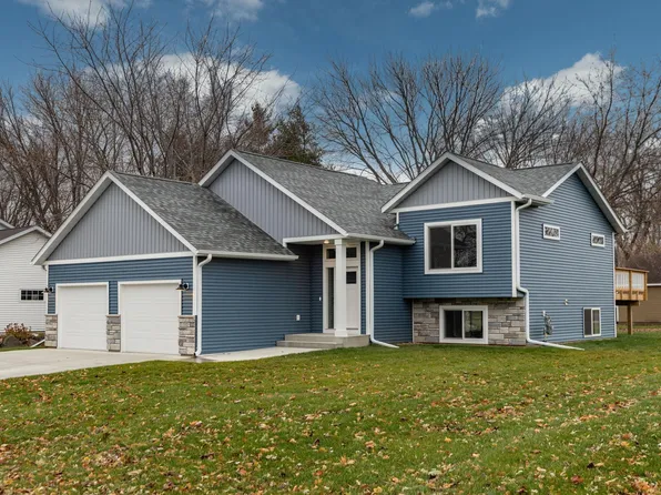 717 Center Ave S, Hayfield, MN 55940