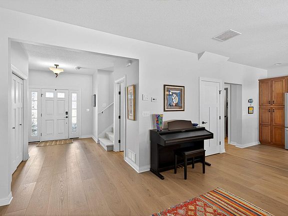 5th image of 671 Panorama Cir NW