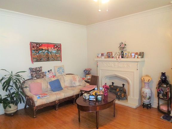 5th image of 1822 Gunderson Ave