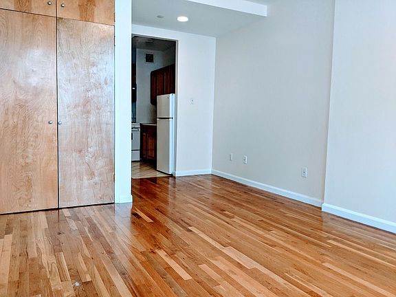 2nd image of 304 Pleasant Ave APT 2S