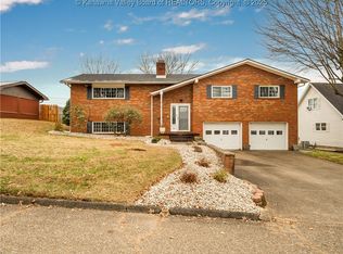 710 Flinn Ave, Ravenswood, WV 26164