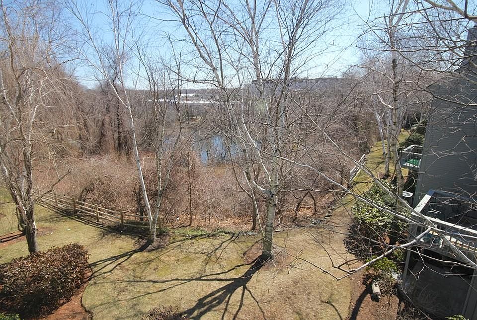 91 Freedom Holw Salem MA Zillow