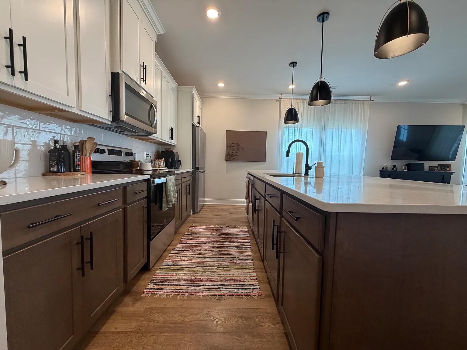 3 bed, 2.5 bath, 1694 sqft, $2,850 — Photo 4