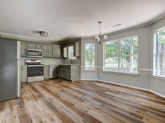 4th image of 606 Laurel Woods Ct