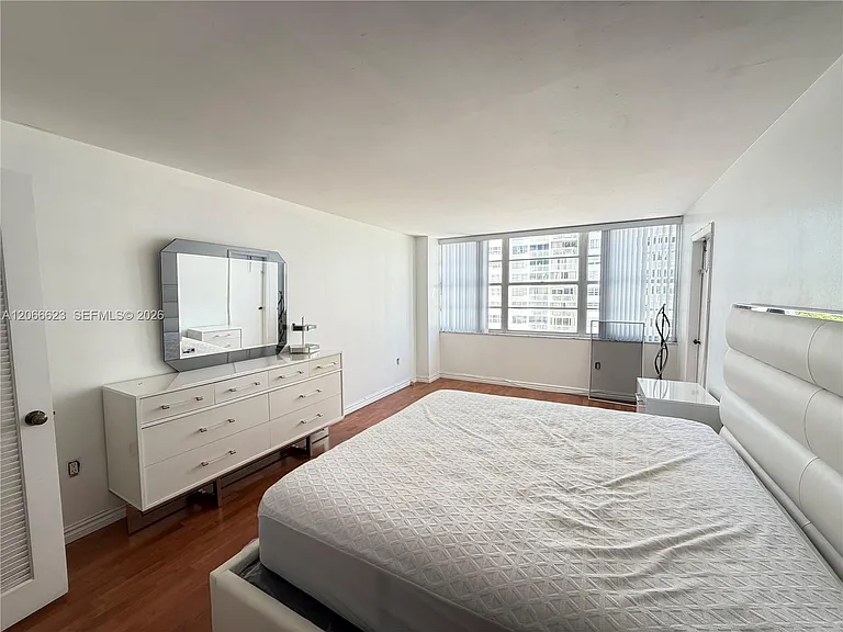 18031 Biscayne Blvd #601 — Photo 12