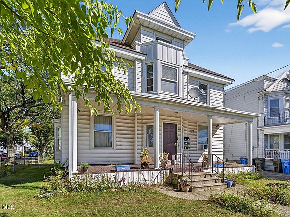 4th image of 282 Manning Boulevard