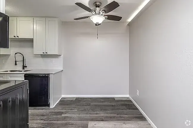 2 bed, $1,695 — Photo 4