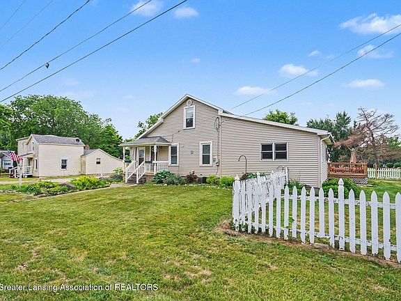 2nd image of 1296 Adams St