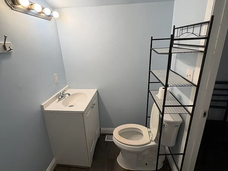 208 S Main St #B — Photo 10