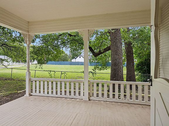 5th image of 7923 Mohawk Dr