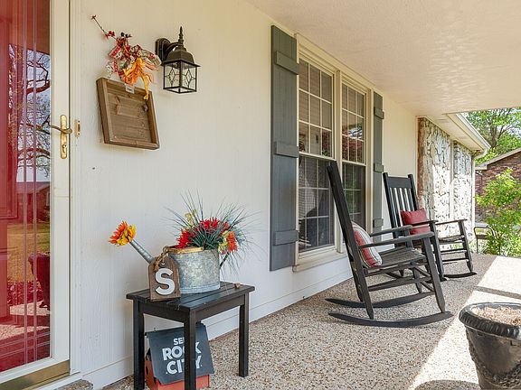 5th image of 1519 Smith Dr