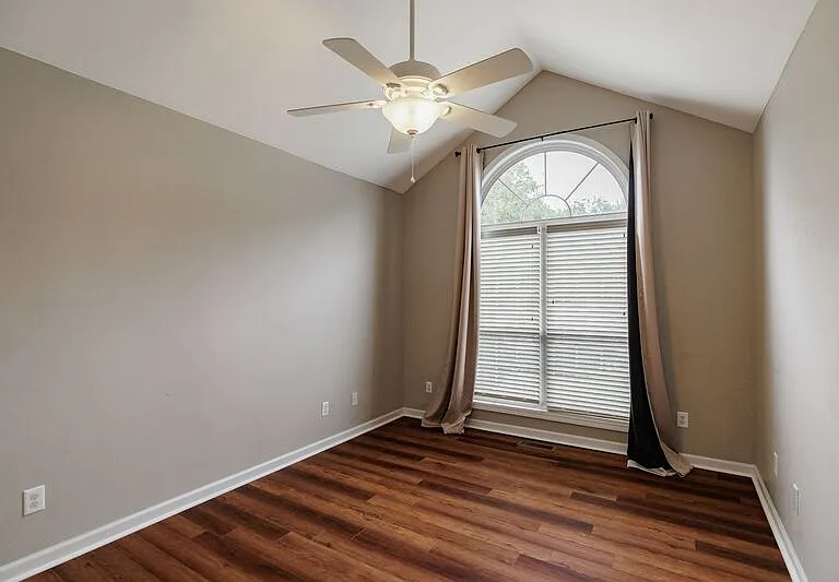 195 Bedford Dr — Photo 19
