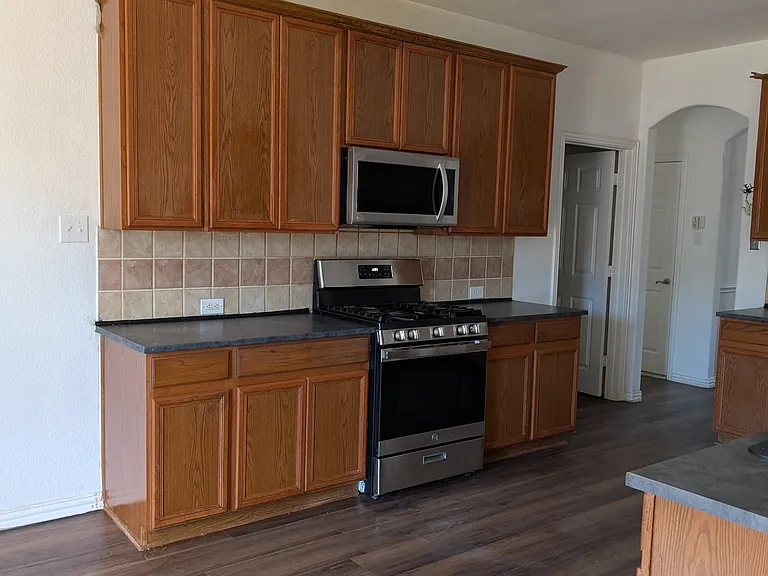 7721 Shasta Dr — Photo 14