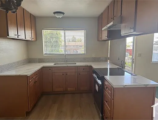 2 bed, 1000 sqft, $2,800 — Photo 3