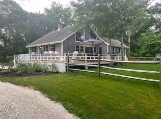 84 Washington Ave, Oak Bluffs, MA 02557