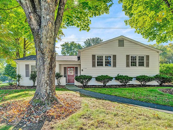 2nd image of 3704 London Cir
