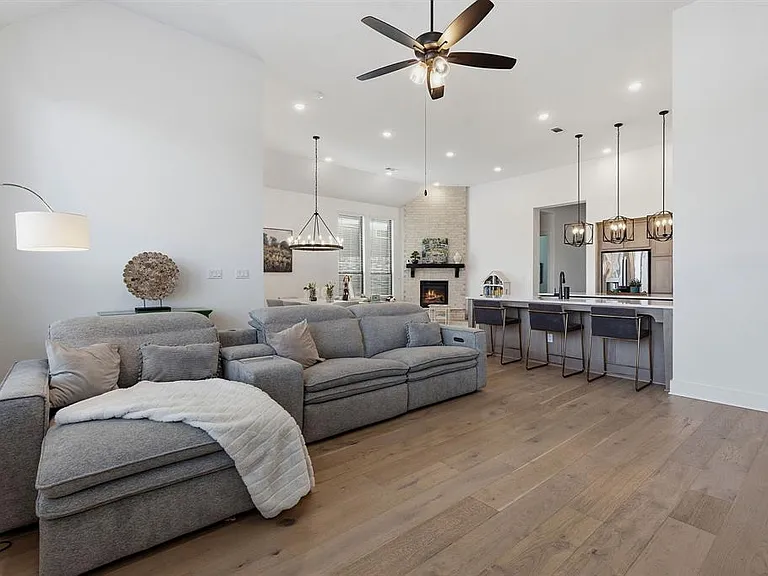 212 Texas Bluebonnet Trl — Photo 9