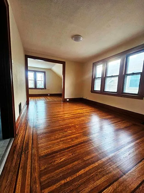 Building Photo - 536 Winspear Ave #2