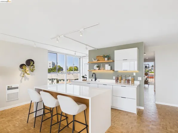 320 Lee St APT 702, Oakland, CA 94610