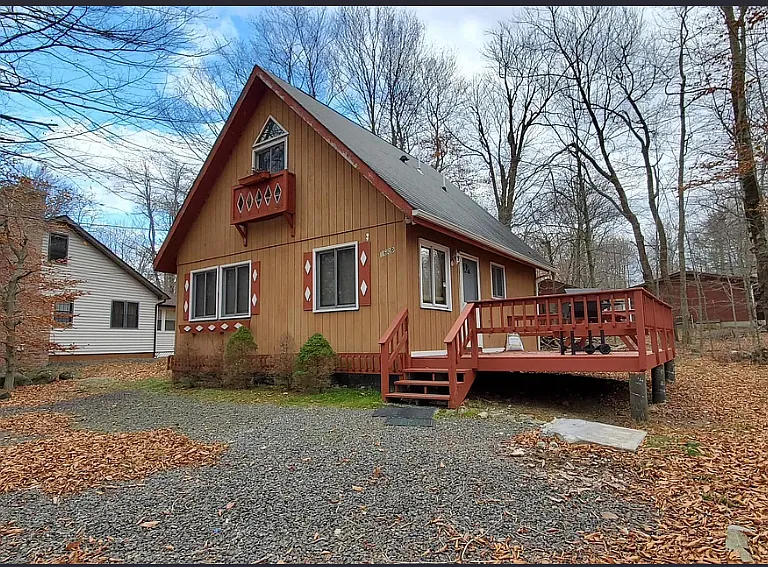 3361 Woodland Dr — Photo 1