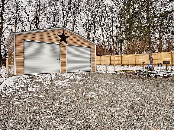 4th image of 7051 Beechmont Ave