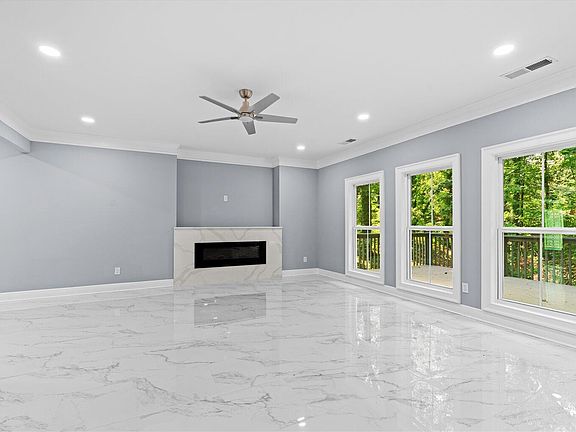 3rd image of 2673 Royal Oak Ct
