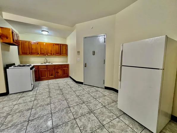 (undisclosed Address), Yonkers, NY 10701