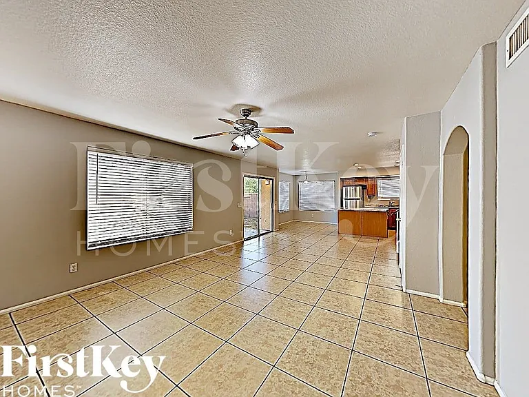 12405 W Montebello Ave — Photo 8