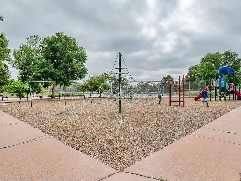 6042 Uno St #B — Photo 31