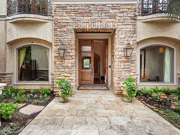 3rd image of 11703 Empress Oaks Ct