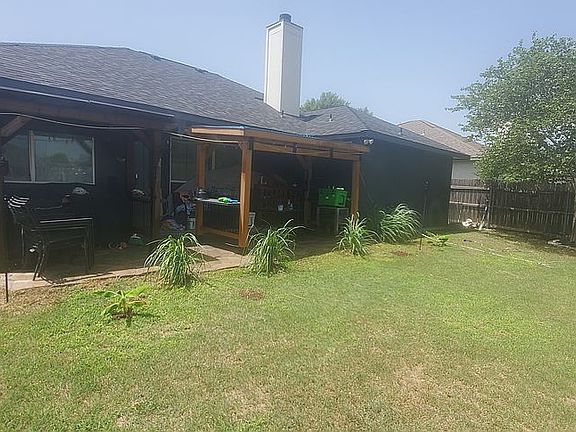 2nd image of 1711 Oak Chase Trl