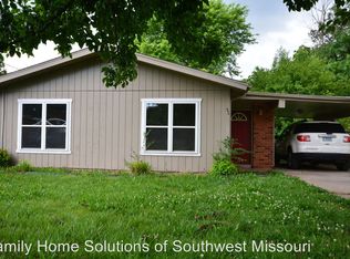 626 N Fulbright Ave, Springfield, MO 65802