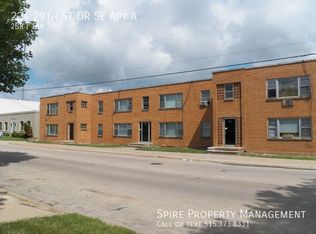 224 29th Street Dr SE APT A, Cedar Rapids, IA 52403