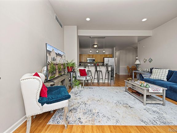4th image of 30695 Ardmore Ct