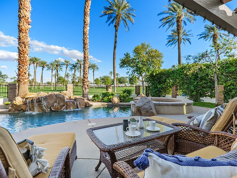 56408 Palms Dr — Photo 17