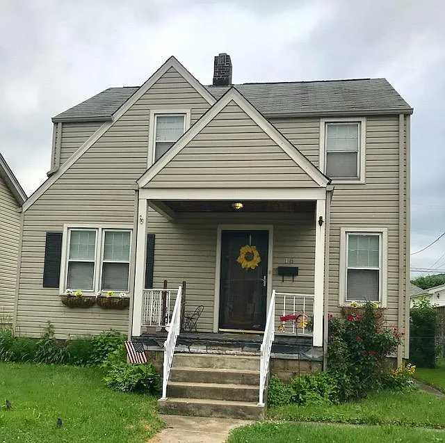 16 Vernon Ave photo 1
