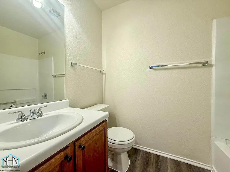 6 Bedford Bay — Photo 12