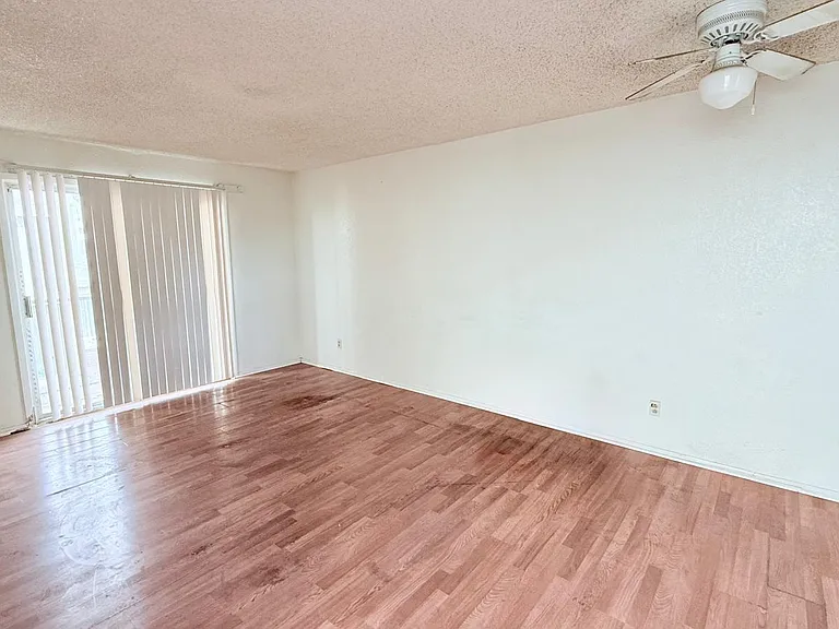 2808 E Monte Cristo Ave #201 — Photo 3