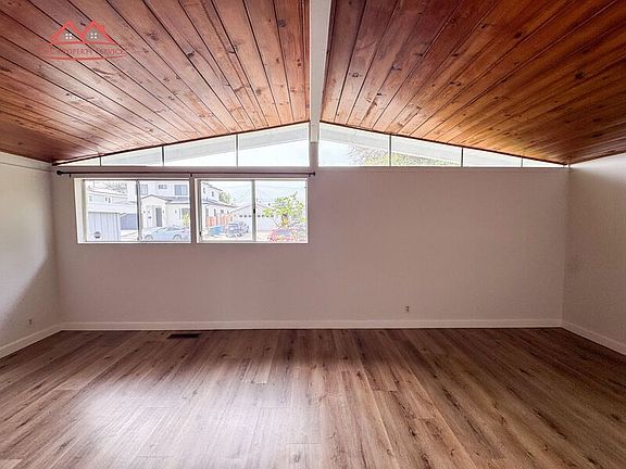 5th image of 18731 Hanna Dr