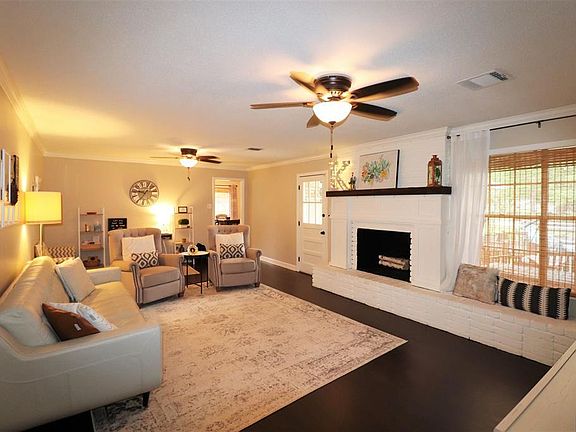 4th image of 4106 Woodway Dr #2