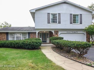 17W485 Concord Pl, Darien, IL