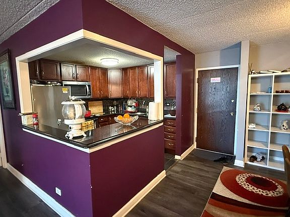 3rd image of 2005 S Finley Rd Unit 203