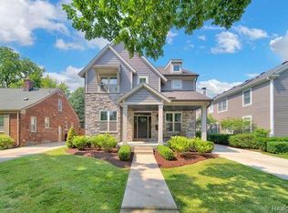949 Chestnut St, Birmingham, MI 48009