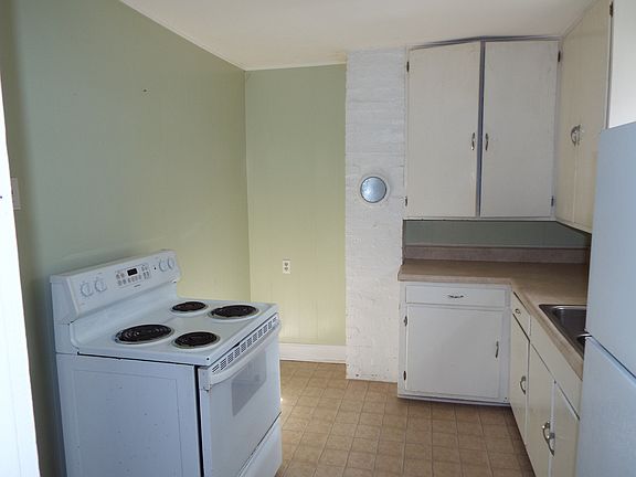 2nd image of 37 Shasta Dr