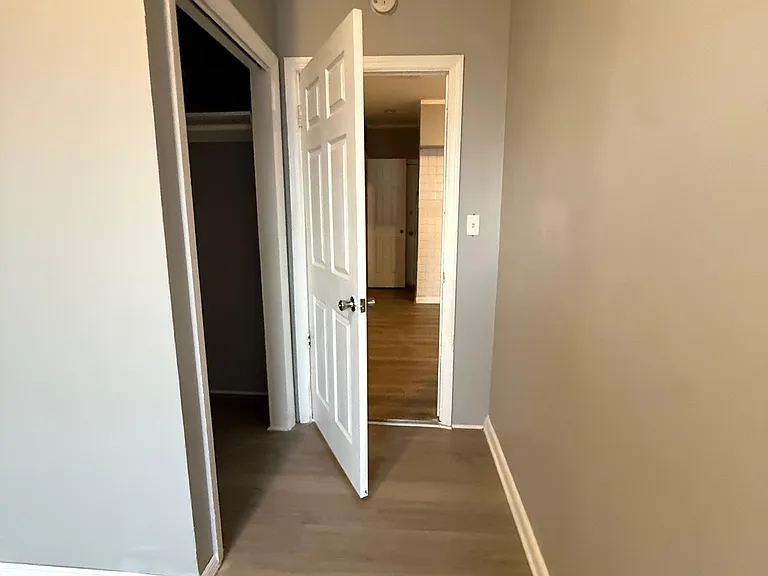 327 Danforth Ave #4 — Photo 1