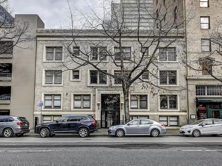 Virginian Apartments — Photo 45
